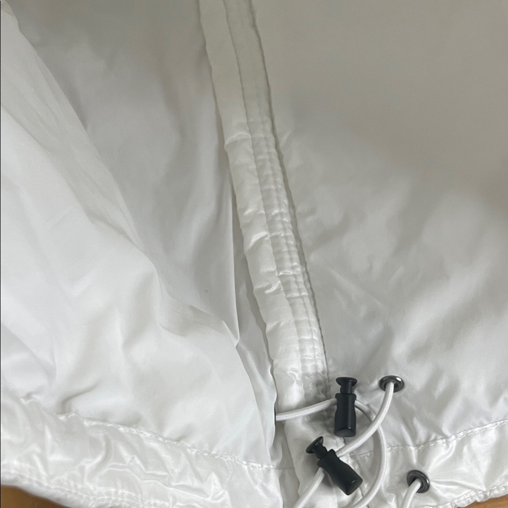 The North Face Women's White Packable Quilted Puffer Jacket - Picture 8 of 12